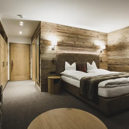 Schwarzer Adler - Sport & Hotel 4*