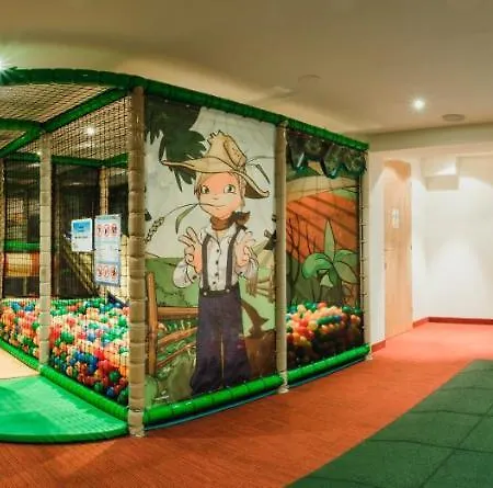 Schwarzer Adler - Sport & Hotel 4*