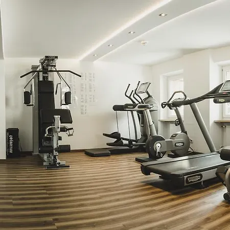 Schwarzer Adler - Sport & Hotel 4*