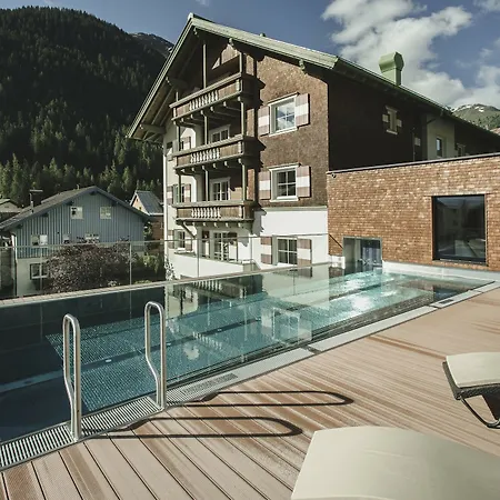 Schwarzer Adler - Sport & Hotel